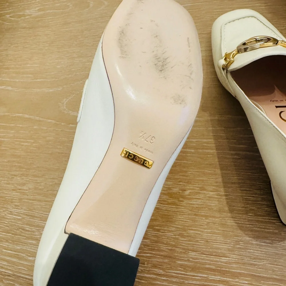 Gucci Women's Ivory Loafers with Gold Detailing - Picture 6 of 9